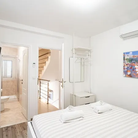 Apartment Gate